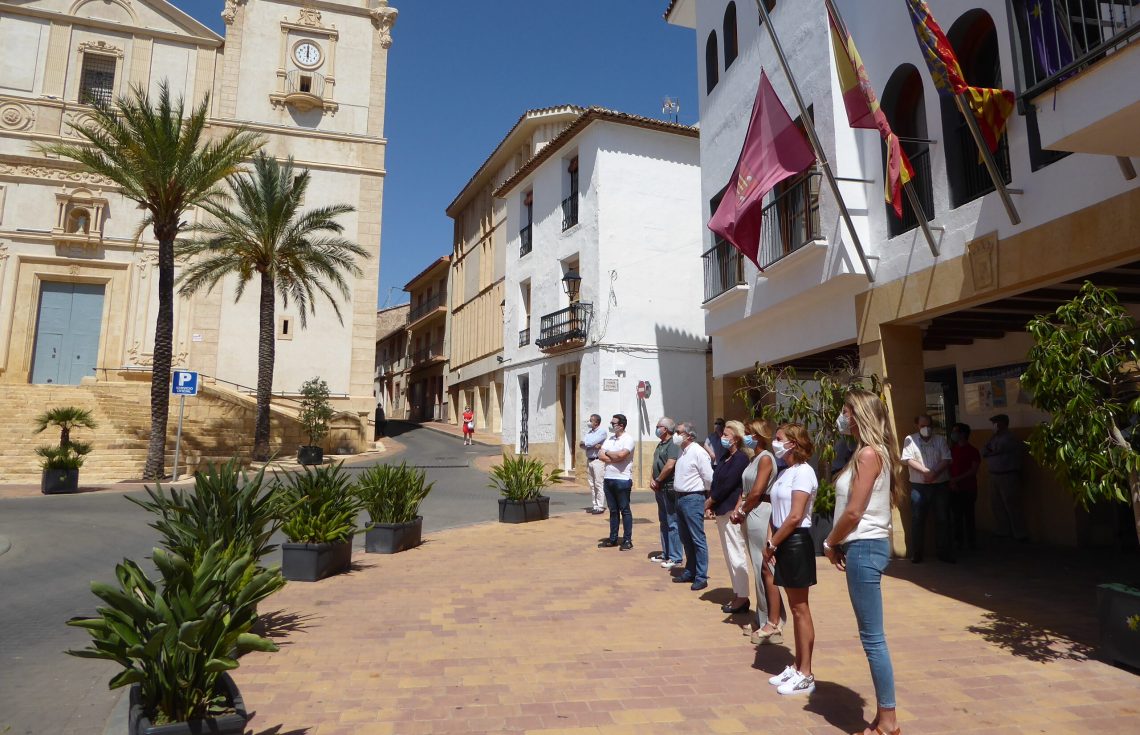 La Nucía se sumó al minuto de silencio por las víctimas de la Covid-19