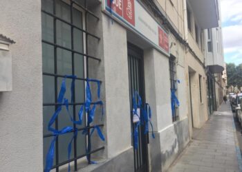 lazos-azules-sede-psoe-elda