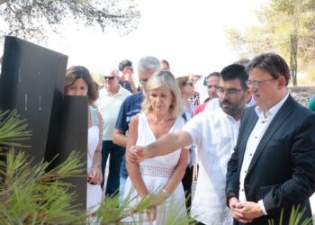 natxo-vidal-alcalde-ayuntamiento-monovar-y-ximo-puig-presidente-generalitat