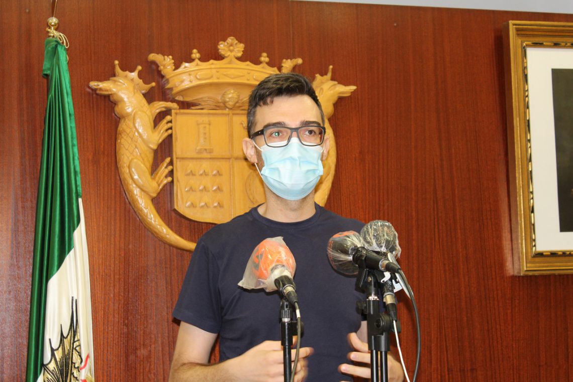 El alcalde de Novelda apela a «extremar las precauciones» en los encuentros  ante el último rebrote de coronavirus