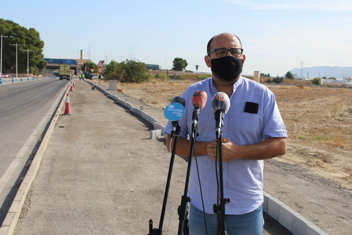 Obras Públicas prolonga el carril ciclopeatonal de la Ronda Sur por la Avenida de Jesús Navarro