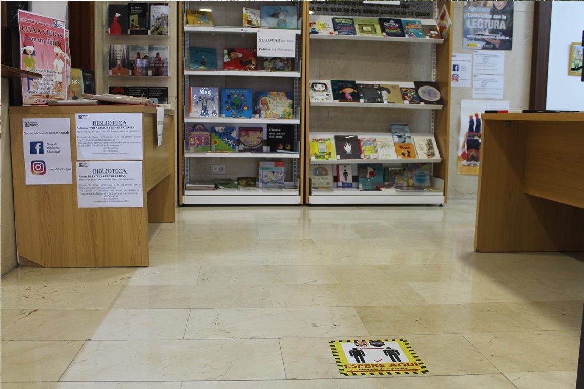 La Biblioteca de Novelda vuelve a prestar el servicio de préstamo y devolución
