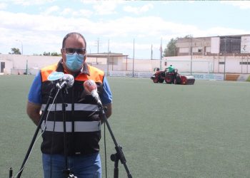 novelda-carlos-vizcaino-concejal-campo-futbol-arreglos-mayo-2020