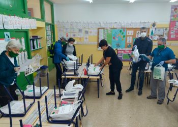novelda-educacion-reparto-material-escolar-abril-2020