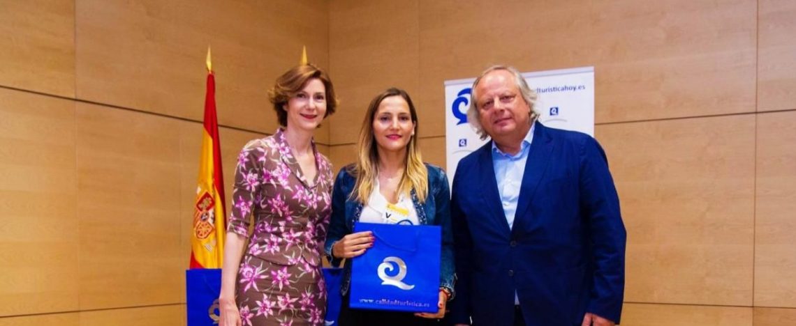 El Ayuntamiento recoge las 5 banderas Q de Calidad