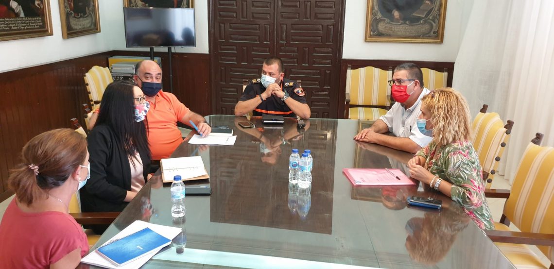 Orihuela y Cruz Roja se reúnen para coordinar el servicio de Ayuda a domicilio