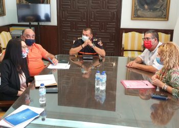 Orihuela y Cruz Roja se reúnen para coordinar el servicio de Ayuda a domicilio