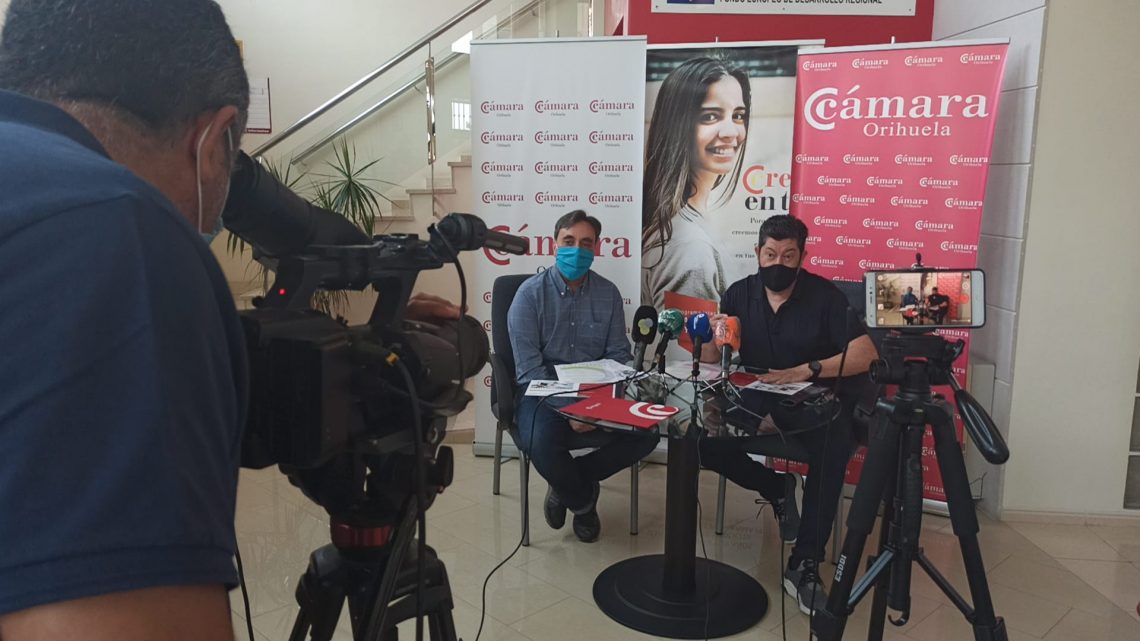 Cámara Orihuela prepara el inicio del curso con formación presencial y online para jóvenes y pymes