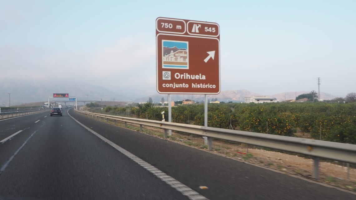 orihuela-carteles-salida-acceso-carretera-abril-2019