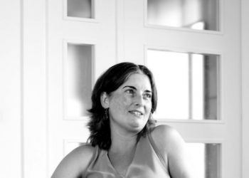 «He escrito mis novelas sin guion previo, las he dejado fluir»