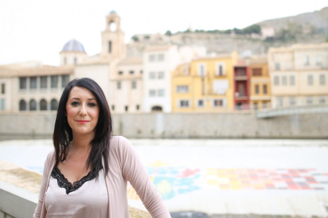 Almudena Baldó toma posesión de su acta de concejal del Ayuntamiento de Orihuela