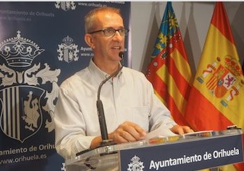 Sanidad y la UPCCA de Orihuela lanzan una campaña para prevenir el consumo de alcohol