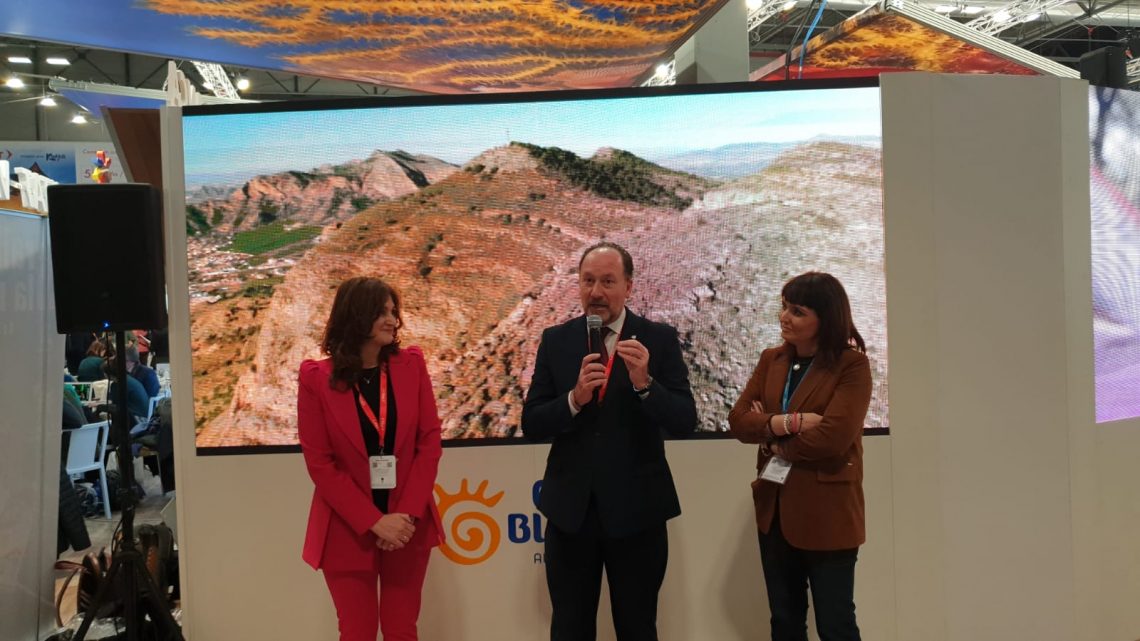 Orihuela presenta su vídeo promocional de turismo activo y su oferta gastronómica en FITUR