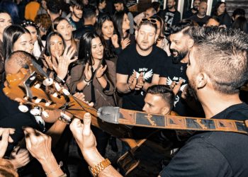 orihuela-grupo-la-cochera-junto-a-su-publico-febrero-2020