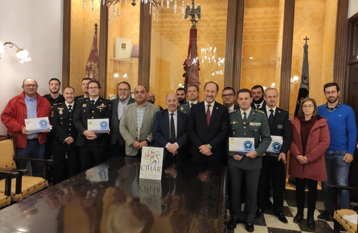 orihuela-homenaje-fuerzas-de-seguridad-de-parte-del-circulo-hispano-arabe-diciembre-2019