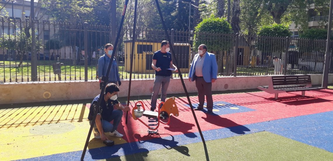 Inspección de parques infantiles en el municipio de Orihuela