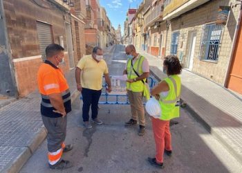 Renovación de las redes de agua potable y alcantarillado en las calles Capuchinos y Santiago