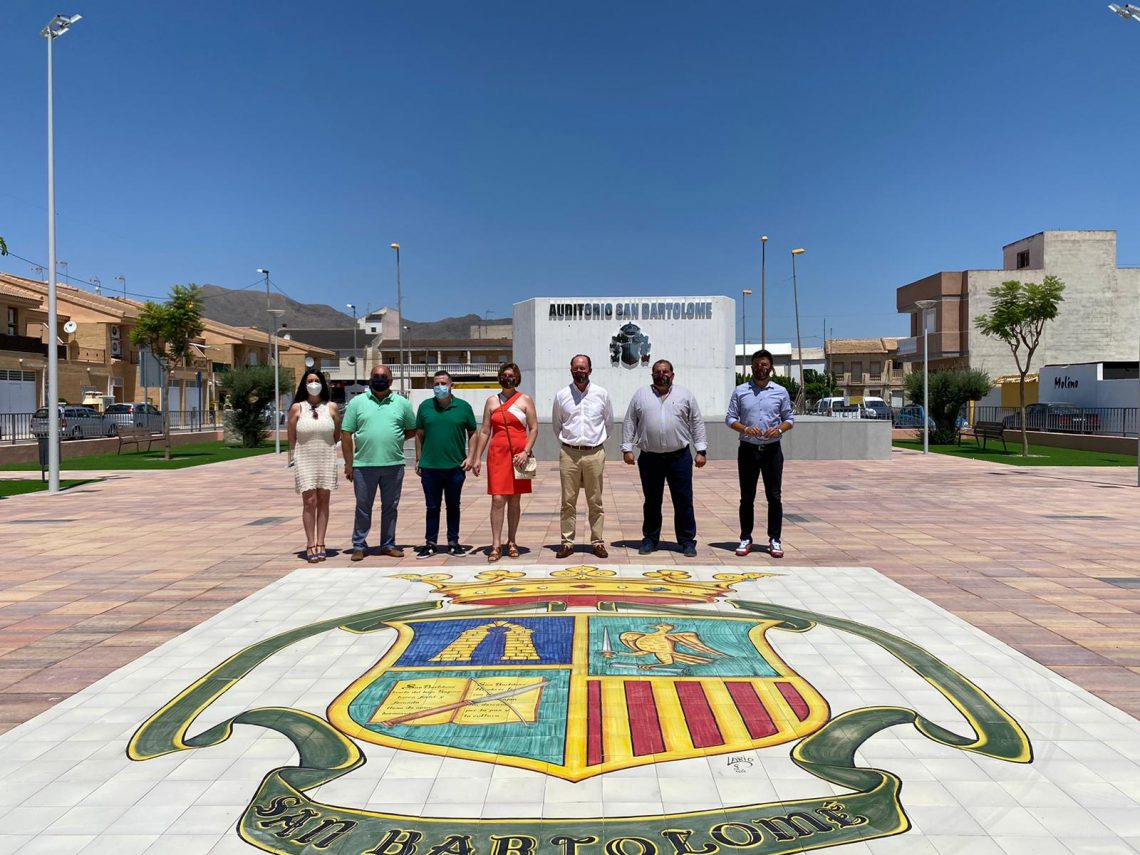 Finalizan las obras de reurbanización y adecuación de la Plaza de la Cruz de la pedanía de San Bartolomé