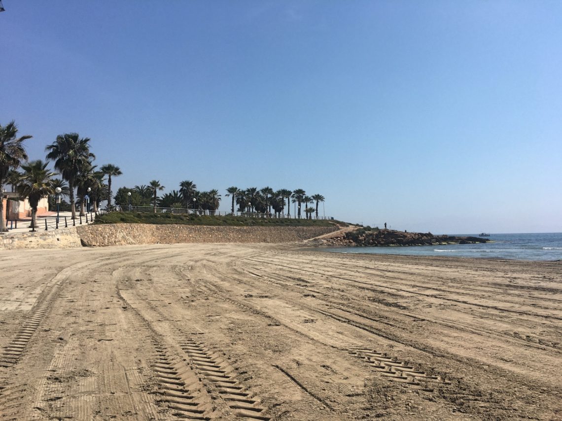 Las playas de Orihuela abren al baño