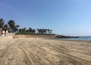 Las playas de Orihuela abren al baño
