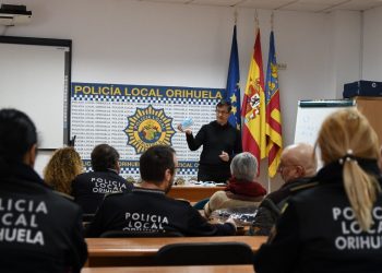 orihuela-policia-charla-febrero-2020