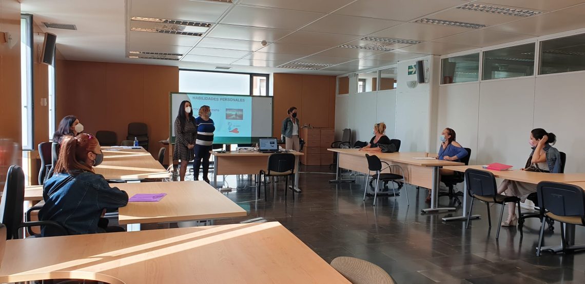 Bienestar Social de Orihuela sigue apostando por el programa de reinserción laboral “TRABAJA-T”