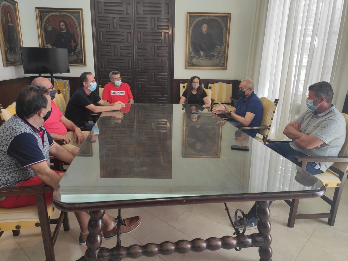 La Concejalía de Mercados autoriza la incorporación del sector textil en todos los mercados