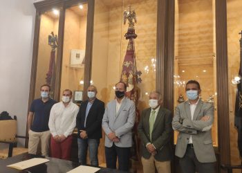 Orihuela será la sede del torneo “Arena 1000” de balonmano playa durante los próximos tres años