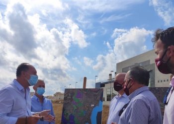 Orihuela pone a disposición de la Conselleria los terrenos para la construcción del nuevo centro de salud en la costa