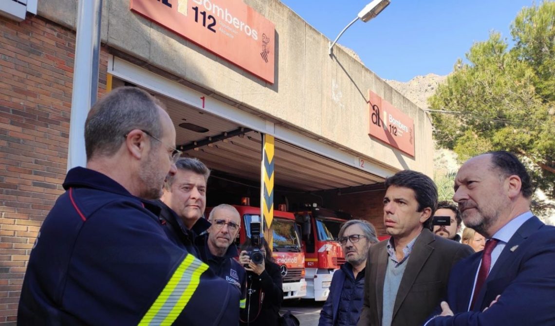 orihuela-visita-parque-bomberos-enero-2020-2