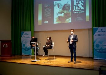 Cerca de 350 personas asisten a las 5 conferencias del Otoño Cultural