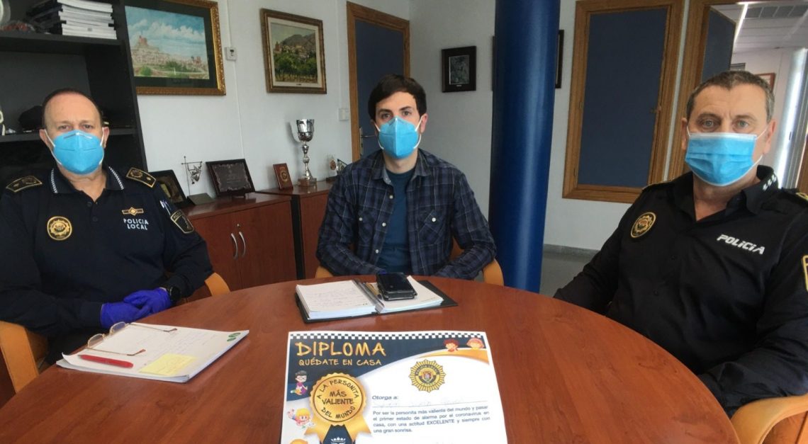 petrer-diplomas-para-ninos-policia-abril-2020