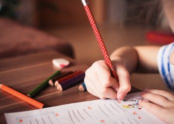 Servicios Sociales pone en marcha dos talleres para reforzar el aprendizaje en menores