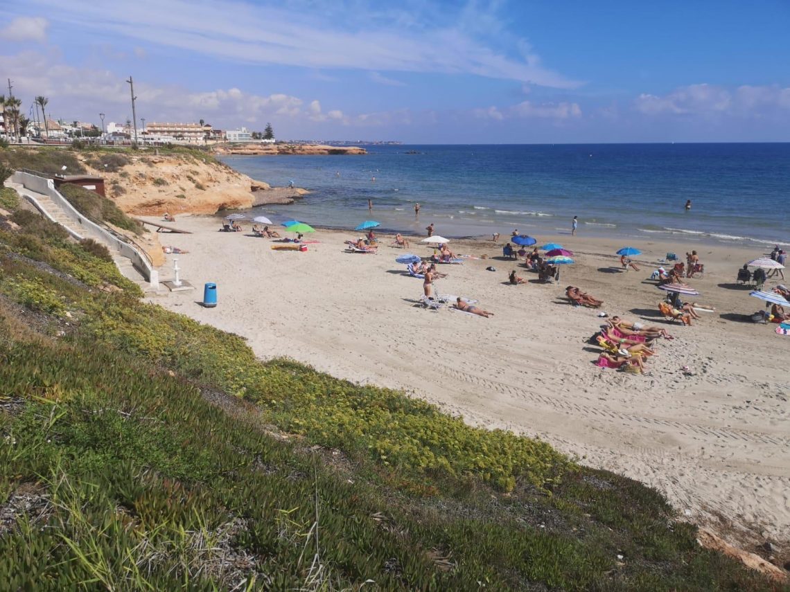 Medio Ambiente trabaja para abrir las playas de Pilar de la Horadada este miércoles