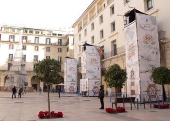 plaza-ayuntamiento-alicante-videomapping-diciembre-2018