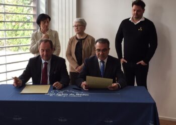 redovan-firma-hermanamiento-pueblo-frances-abril-2019