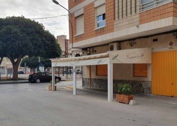 Redován suspenderá el pago de la tasa de terrazas a bares, restaurantes y cafeterías