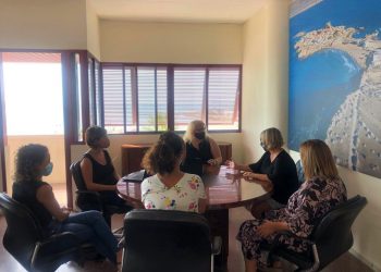 El Ayuntamiento se reúne con dos emprendedoras que presentan sus espacios de cotrabajo (coworking)