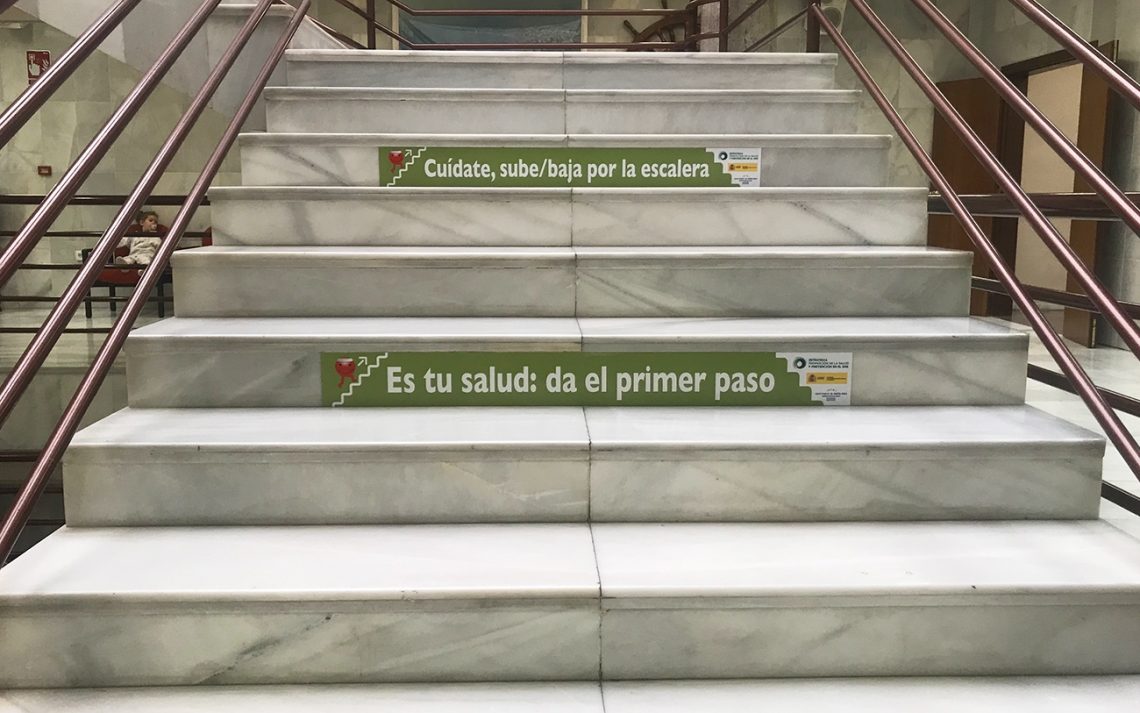 santa-pola-escaleras-ayuntamiento-mayo-2019