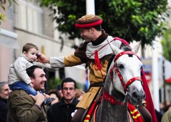 santa-pola-francesc-canto-saludando-diciembre-2019