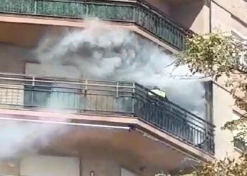 Incendio en vivienda en pleno centro de Santa Pola