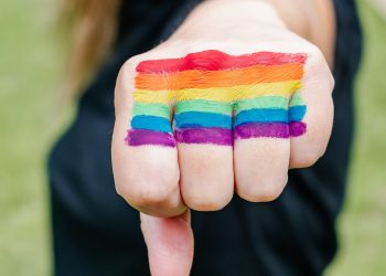 Santa Pola conmemora el Día Internacional del Orgullo