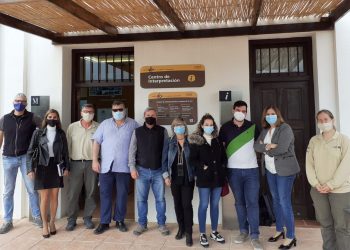 La alcaldesa de Santa Pola visita el Parque Natural de las Salinas