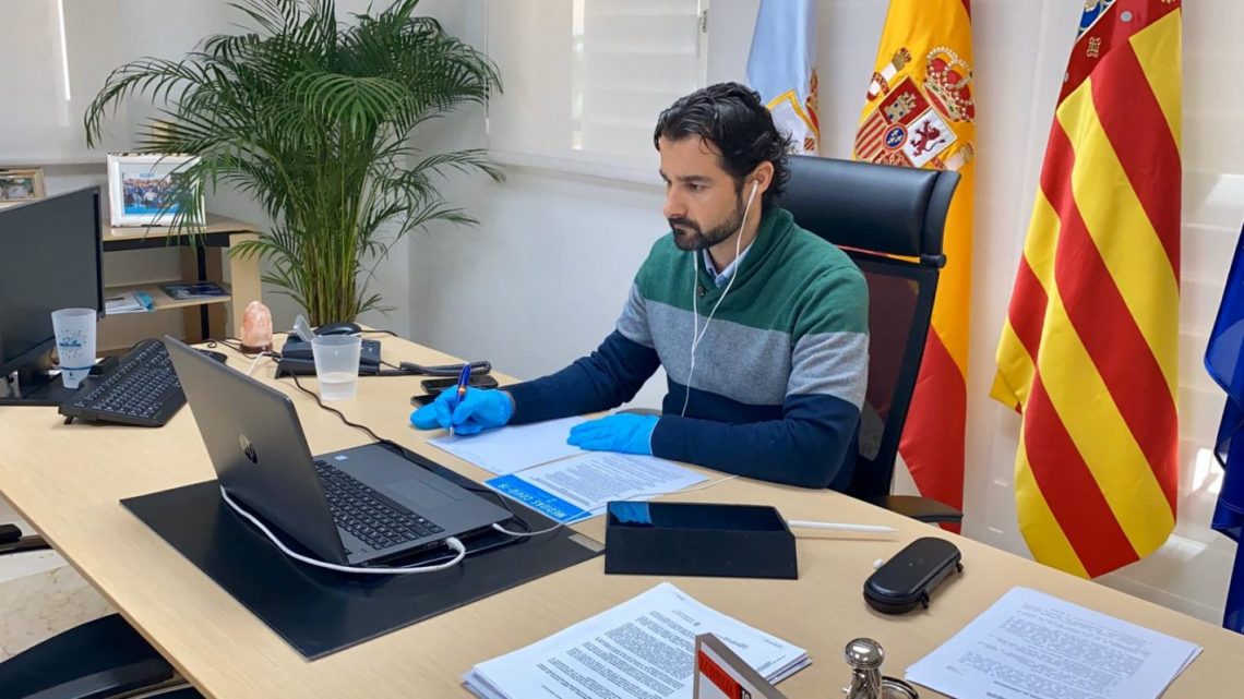 torrevieja-alcalde-reunion-videoconferencia-sector-productivos-abril-2020