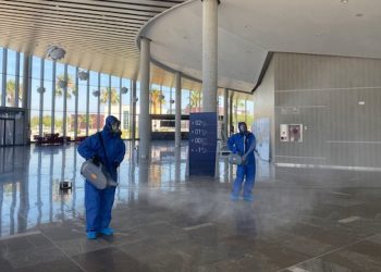El Auditorio de Torrevieja desinfecta sus instalaciones con la técnica de la nebulización