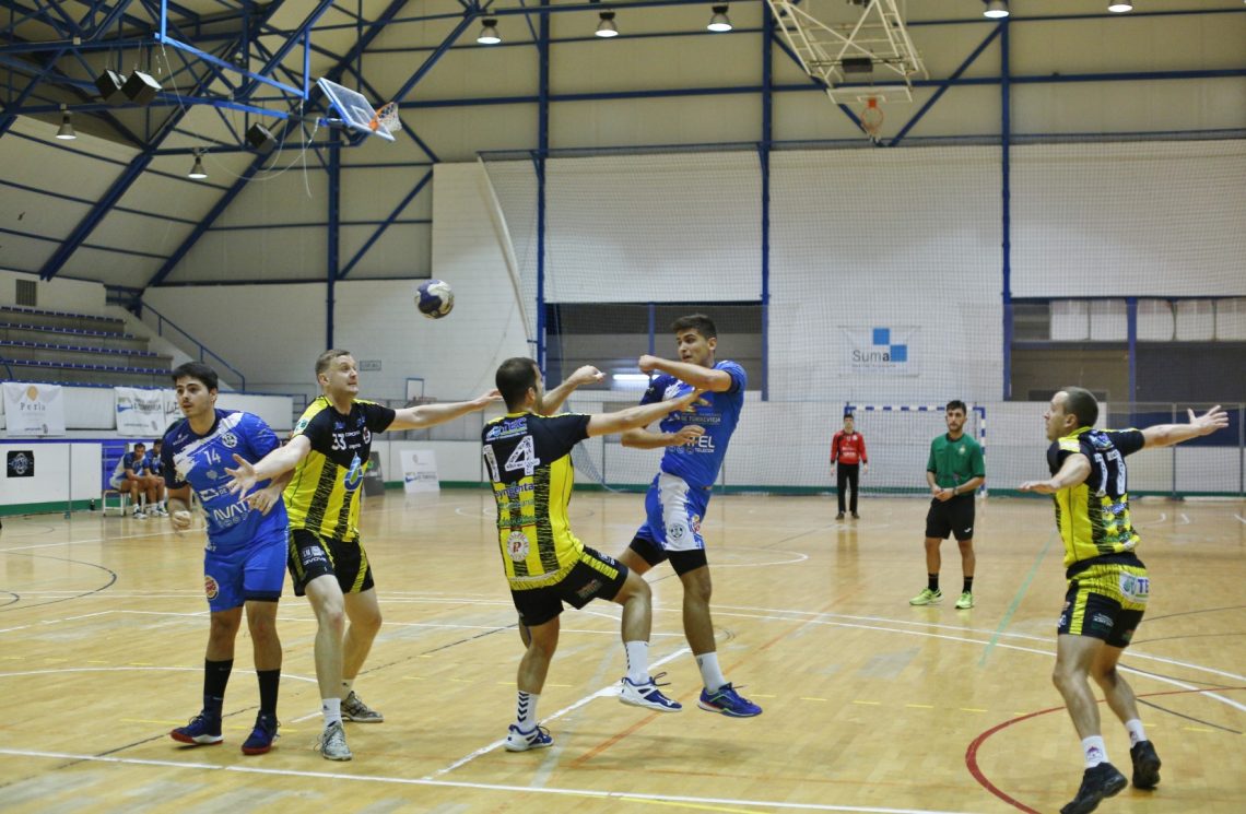 El Torrevieja Salud sigue escalando puestos tras superar a Águilas