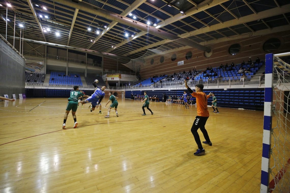 El Torrevieja Salud no encuentra su rumbo frente Elche