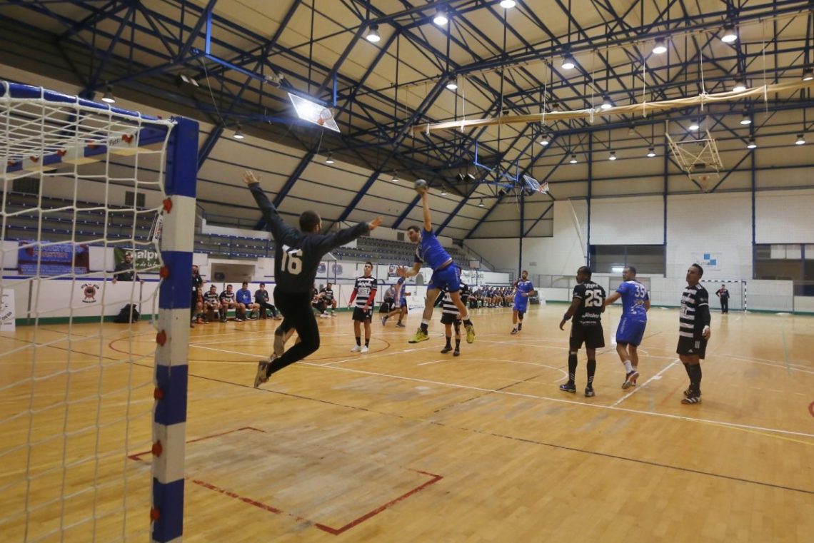 El Torrevieja Salud consigue dos trabajados puntos ante Cartagena