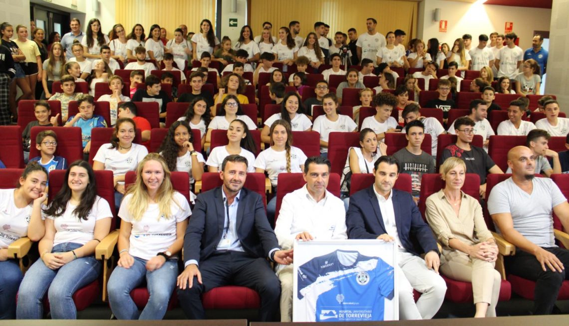 Torrevieja Salud amplía su convenio con el Club Balonmano Mare Nostrum