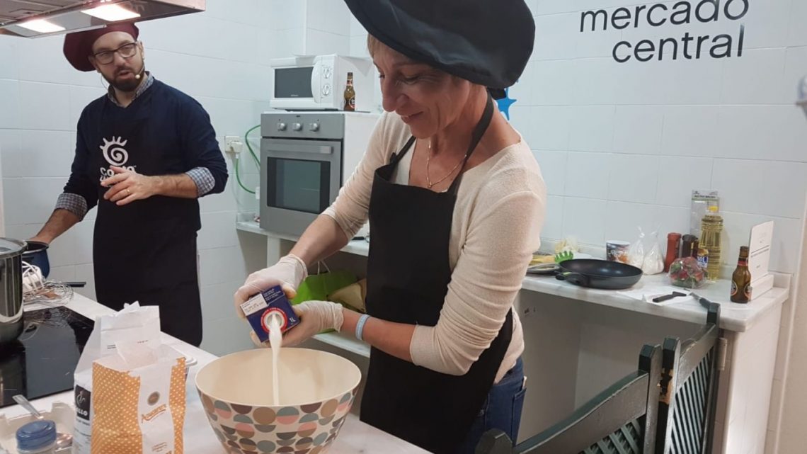 torrevieja-cocina-en-la-plasa-federico-diana-politicos-febrero-2020-2